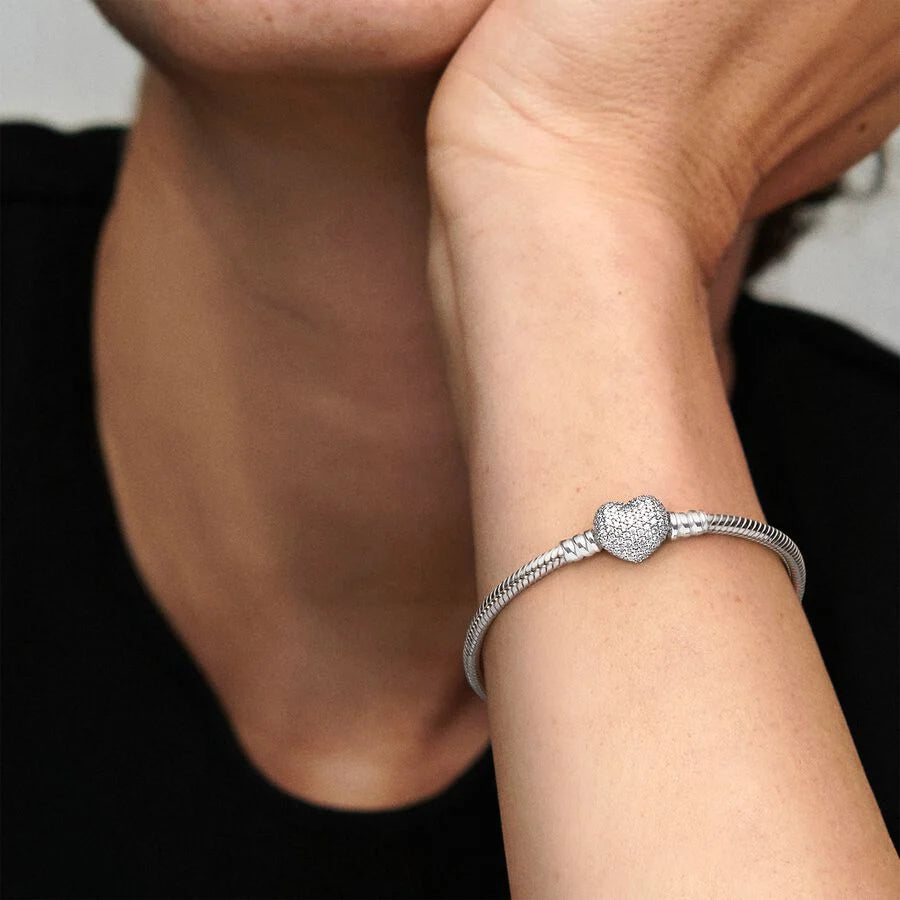 MG Timeless Heart Clasp Bracelet MG Essence